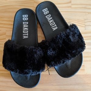 Brand new BB Dakota Furry Slides, size 38